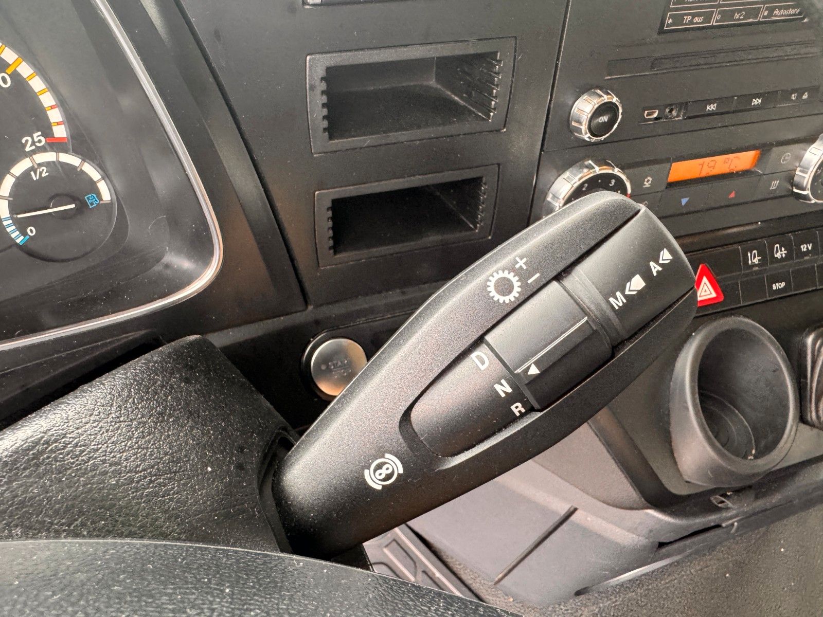 Fahrzeugabbildung Mercedes-Benz Actros 2542 LnR 6x2 Retarder Standklima