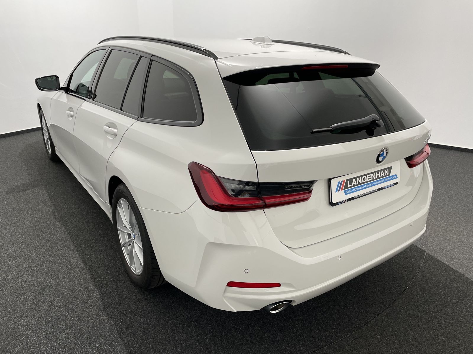 BMW 318d LED//SHZ/NAVI/STANDHEIZUNG/LENKRADHEIZUNG foto 3