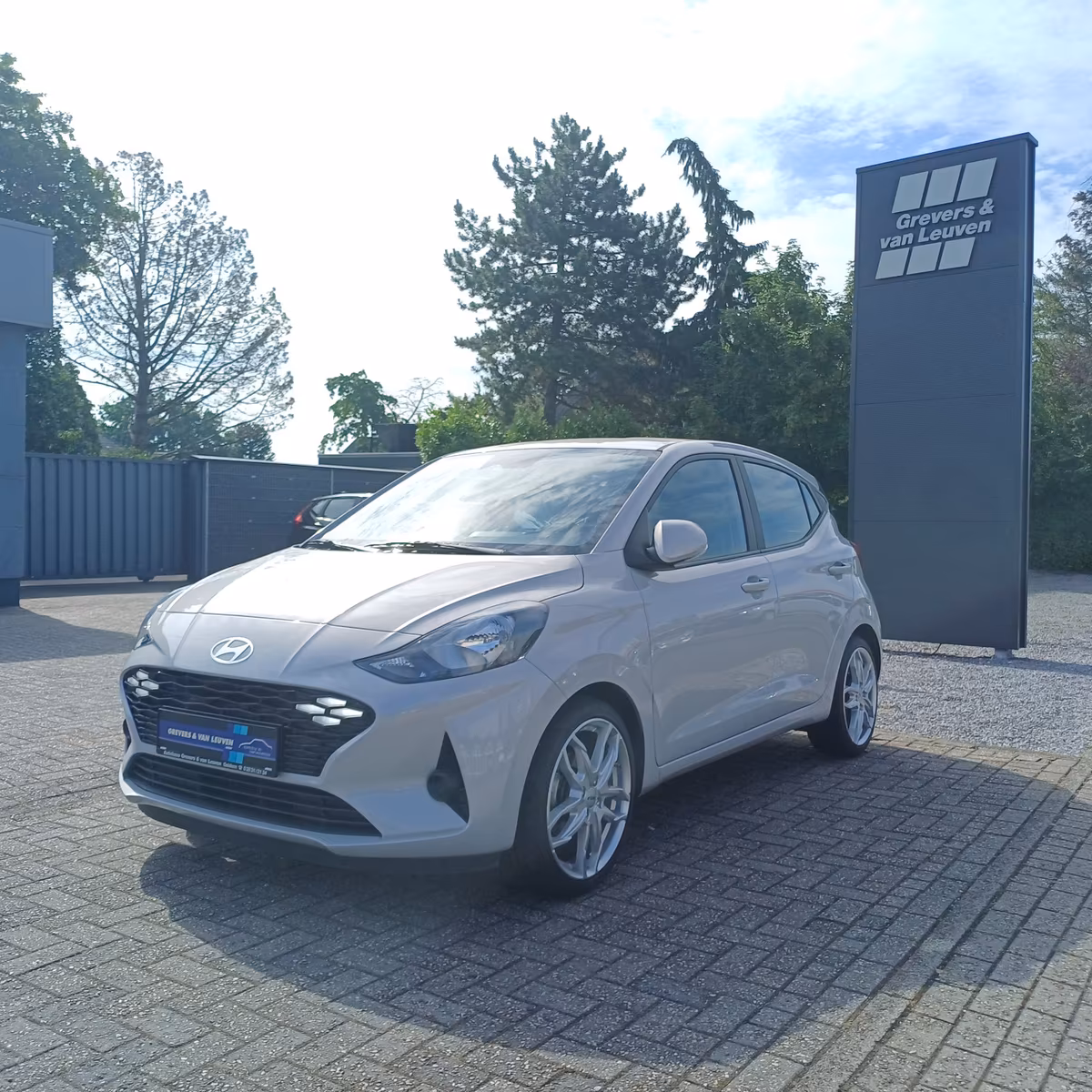 Hyundai i10 1.2 TREND+ 8"-NAVI RFK WINTERP. PDC 17"