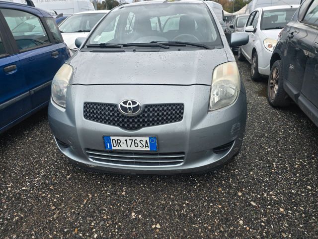 Toyota Yaris 1.0 5 porte