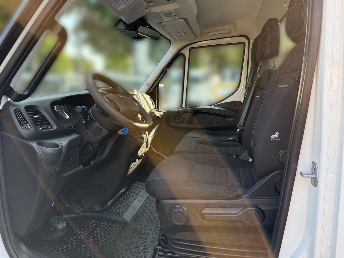 Fahrzeugabbildung Iveco Daily 70C18H Meiller Dreiseitenkipper