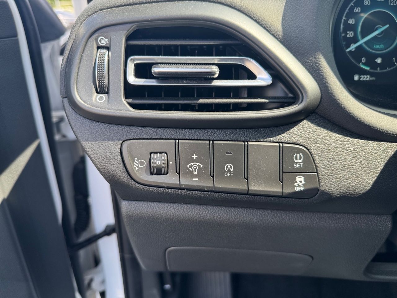 Fahrzeugabbildung Hyundai i30 DCT PRIME LED*NAVI*TEMPO*WINTER*CARPL*KAM*2Z
