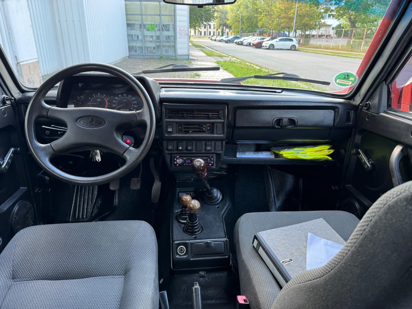 LADA NIVA - 1.7I 4X4 ORIGINAL - 83 CV - BVM - ATTELAGE FIXE