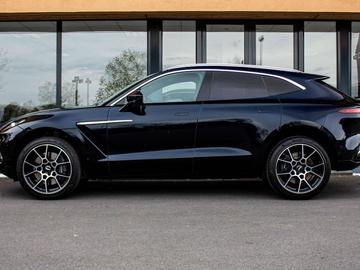 2021 Aston Martin DBX — фото 9