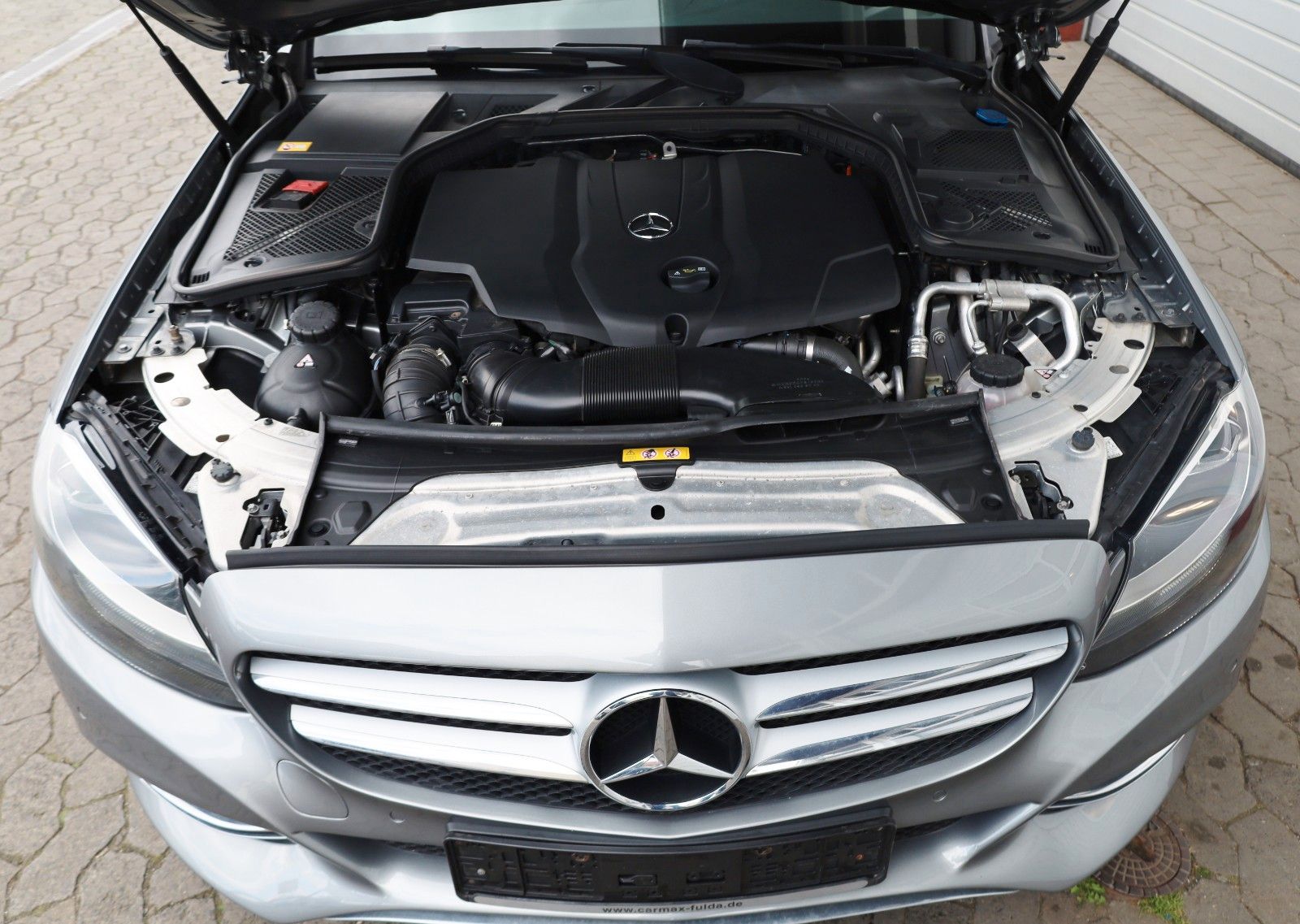 Fahrzeugabbildung Mercedes-Benz Lim. C 220d Avantgarde T.Leder,Navi,SH,PDC