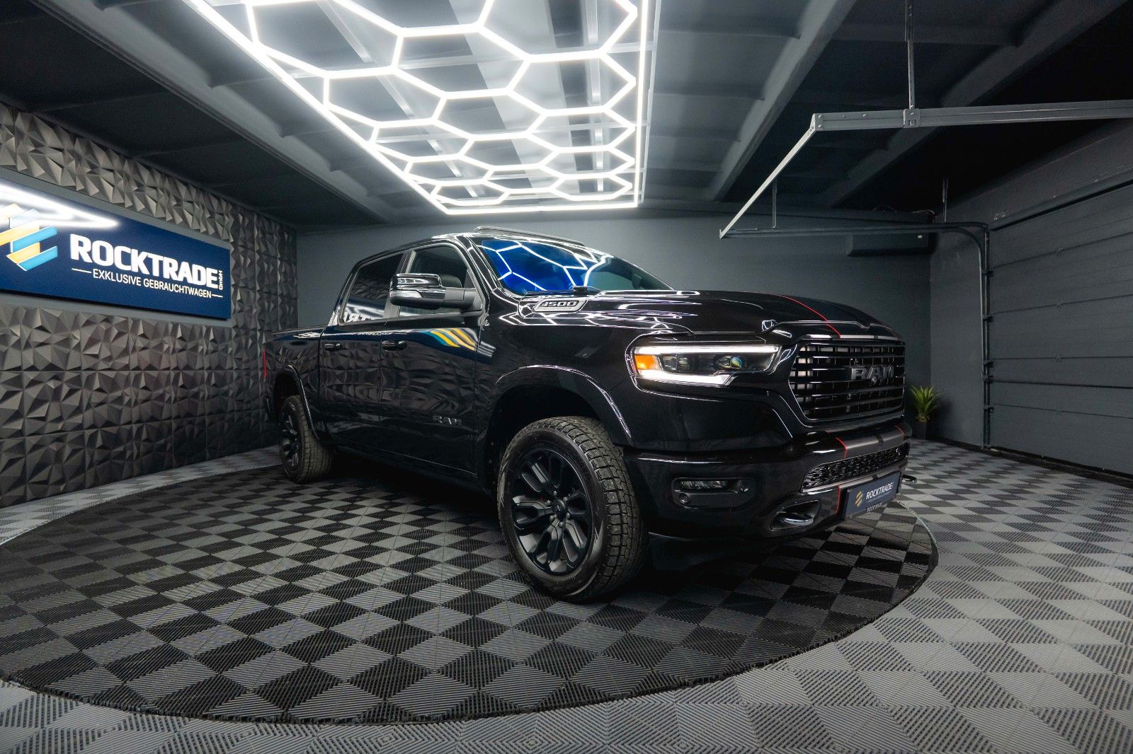 Fahrzeugabbildung Dodge RAM 5.7 V8 HEMI 4x4 LIMITED Offroad 100% Options