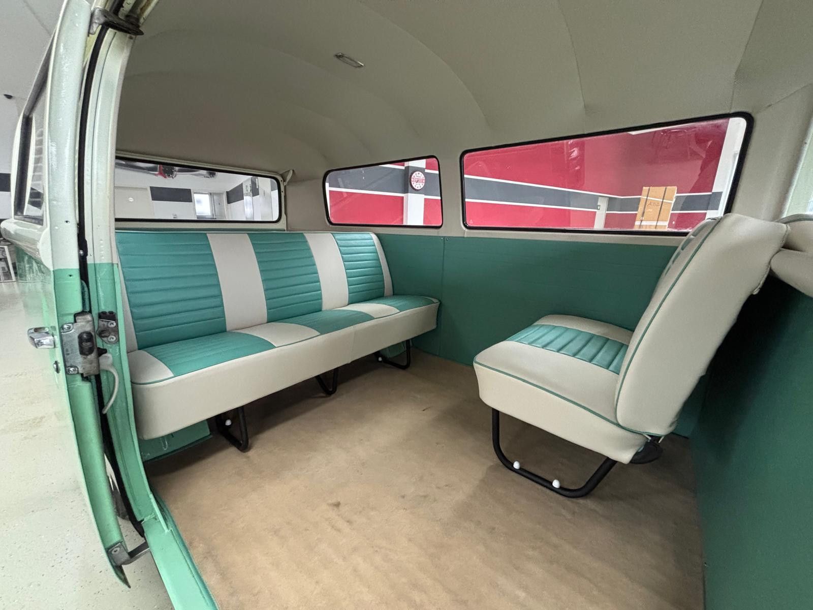 Fahrzeugabbildung Volkswagen T2 Fensterbus 9 Sitzer H-Zulassung frame off