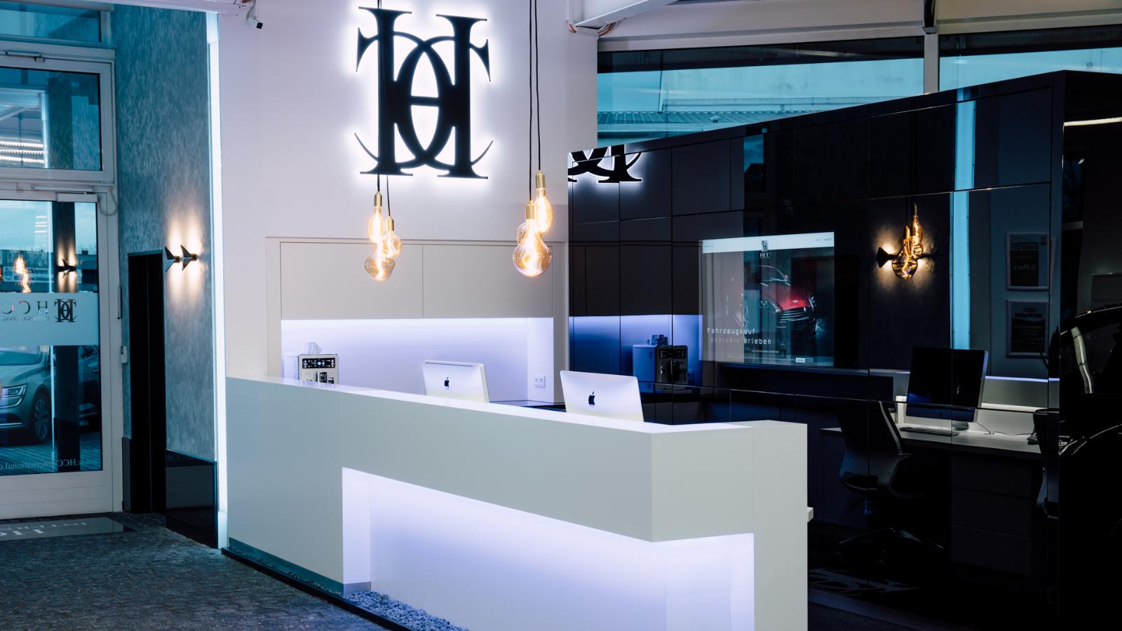 showroom-image-top