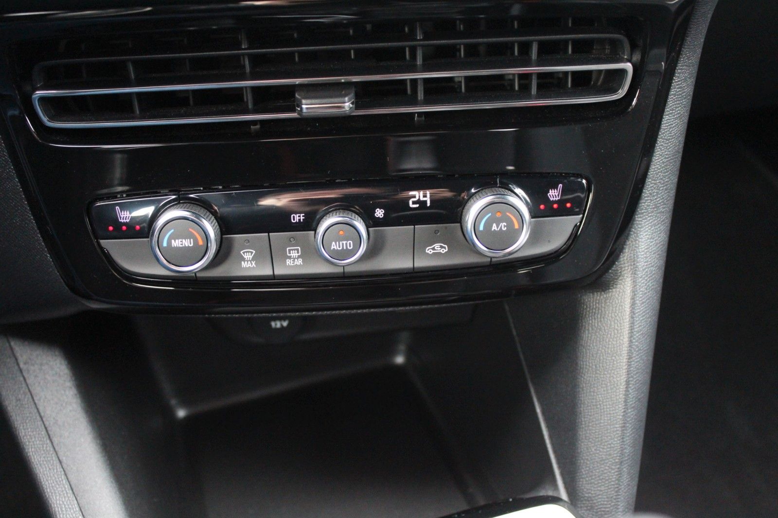 Fahrzeugabbildung Opel Mokka 1.2Turbo Ultimate Navi,Sitzh.,PDC,Ka...
