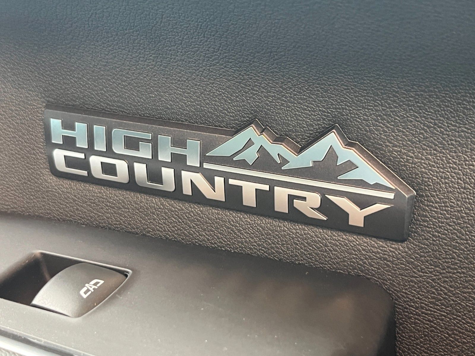 Fahrzeugabbildung Chevrolet Silverado 6.2 V8 High Country Black Package