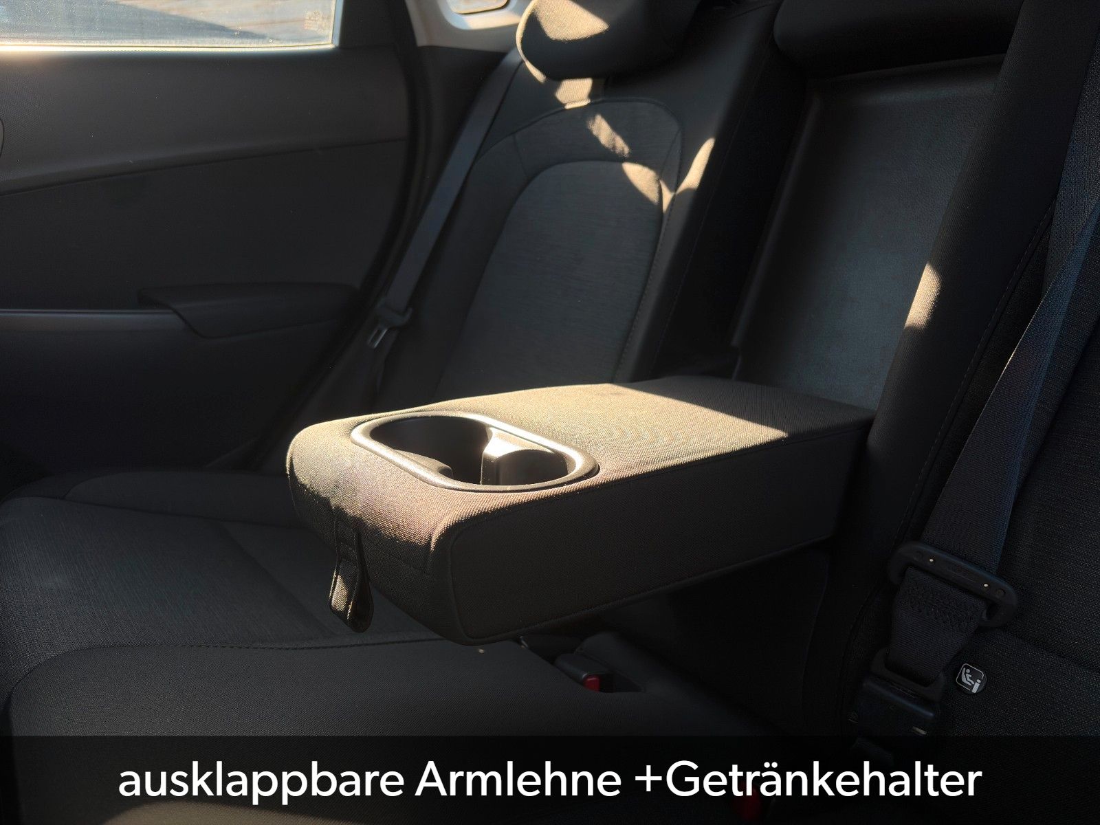 Fahrzeugabbildung Hyundai KONA E Select SHZ LHZ LKA LFA ACC CarPlay Navi