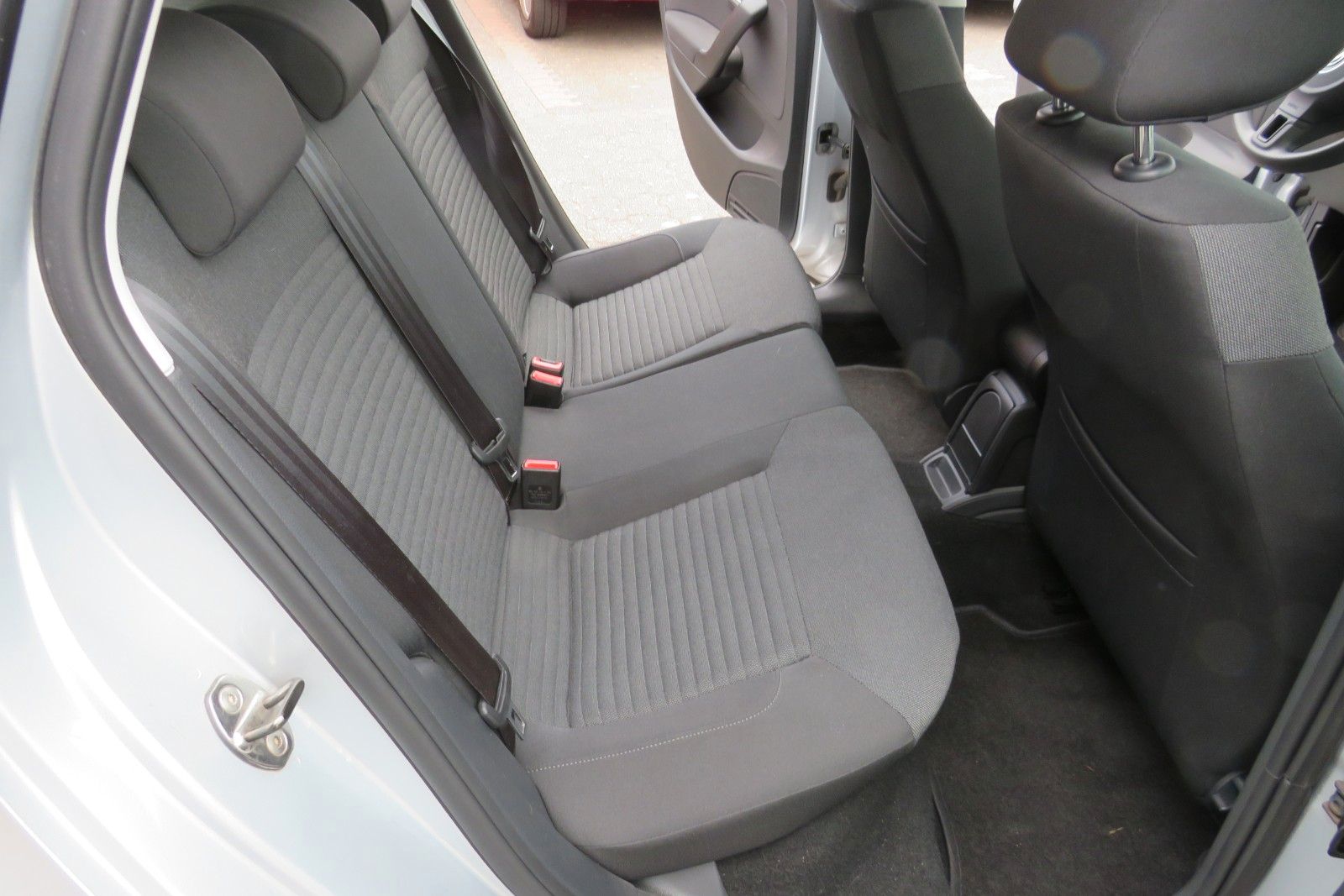 Fahrzeugabbildung Volkswagen Polo V Comfortline KLIMA RADIO SCHECKHEFT