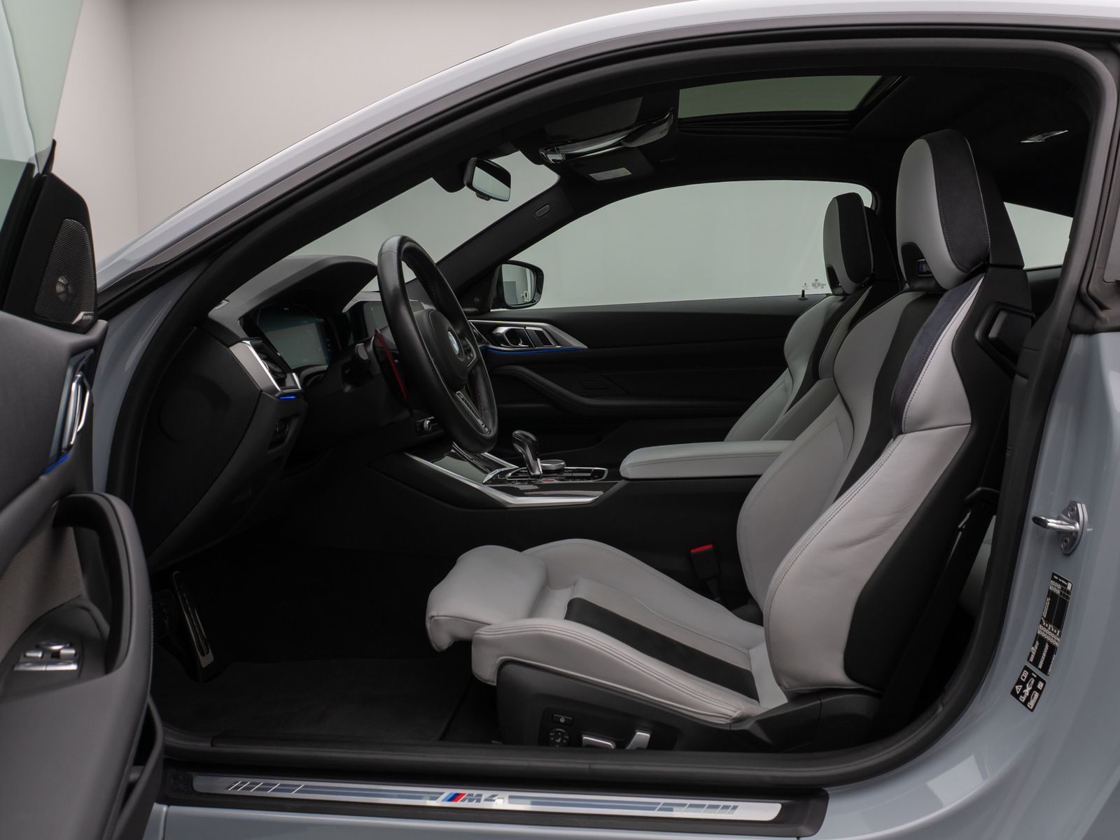 Fahrzeugabbildung BMW M4 xD Coupé Competition Kamera Glasdach HUD H/K