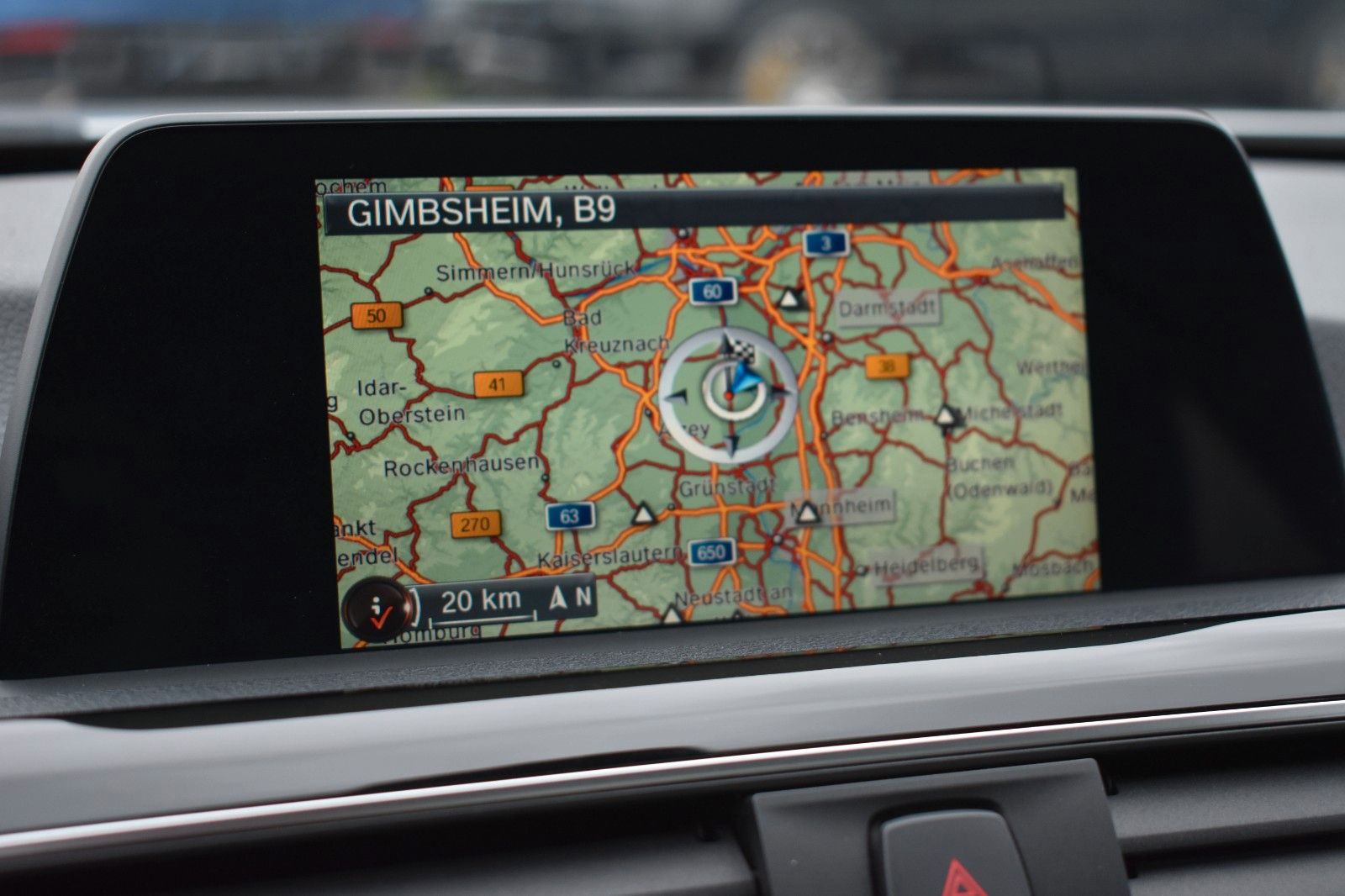 Fahrzeugabbildung BMW 320 i Limo. Sport Line