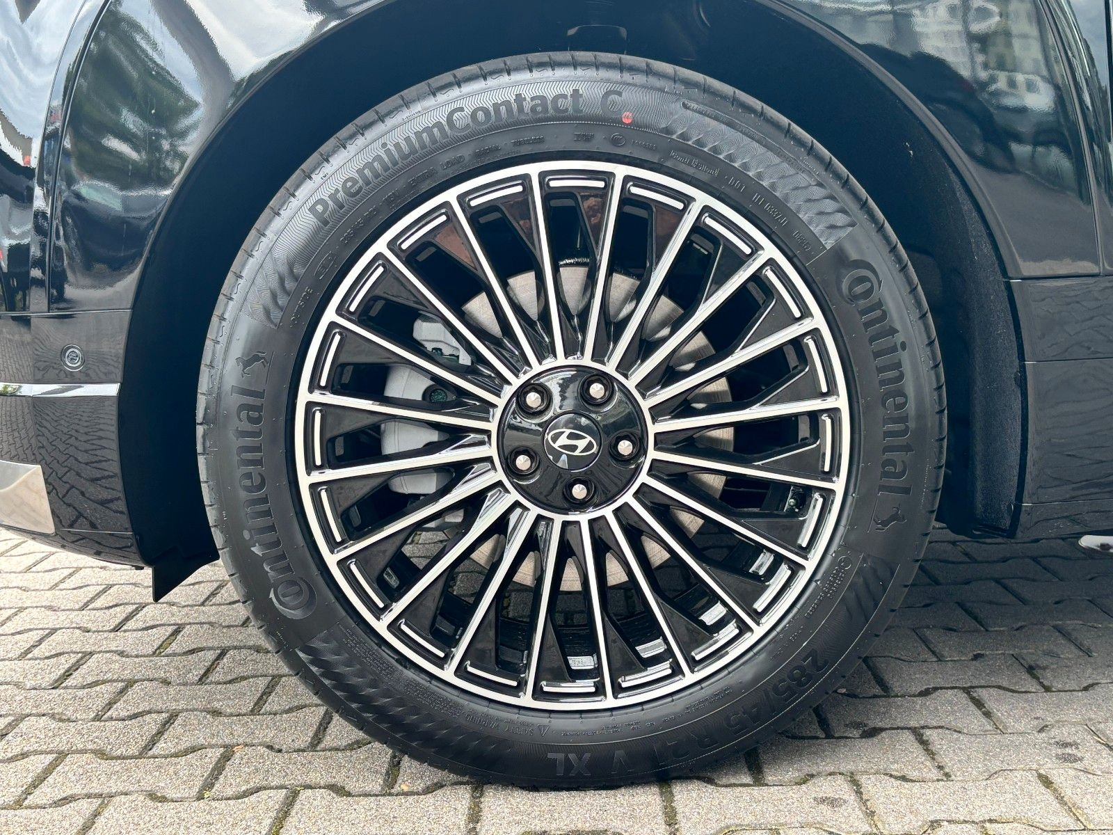 Fahrzeugabbildung Hyundai IONIQ 9 4WD 307PS Uniq/Pano/Relax-Paket!