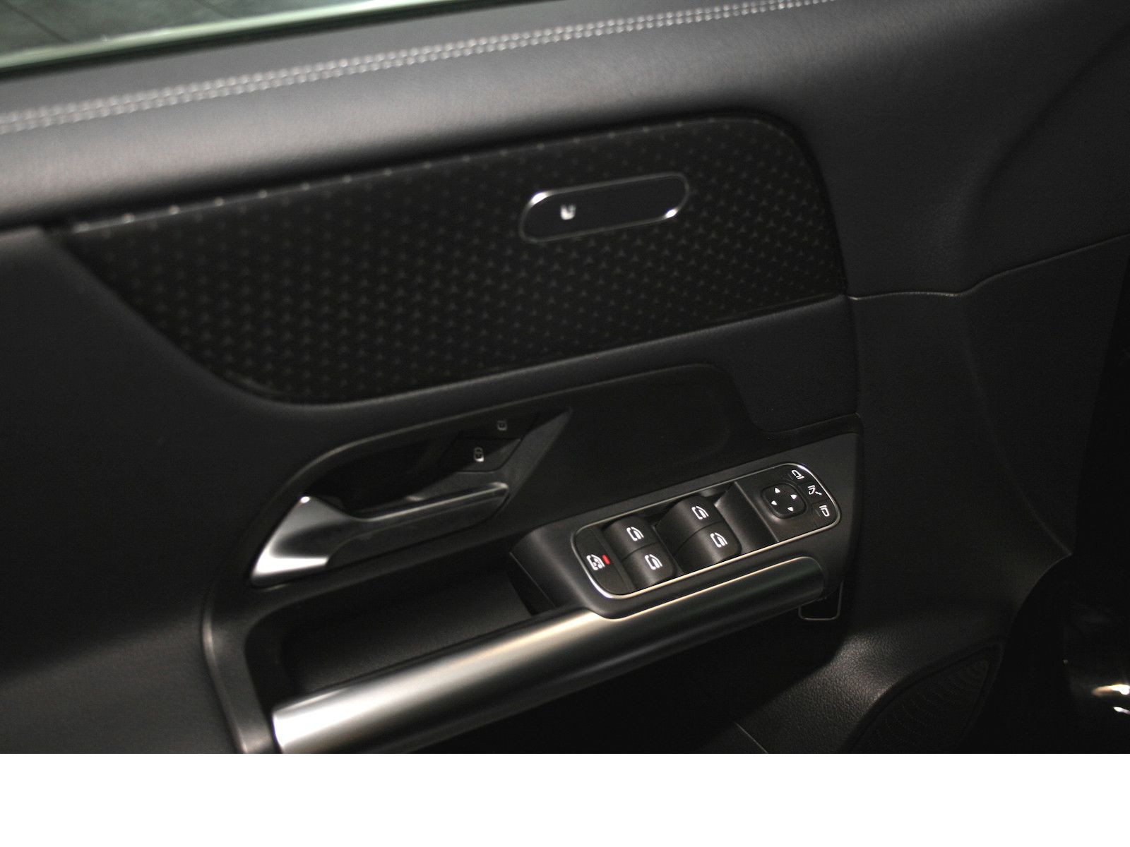 Fahrzeugabbildung Mercedes-Benz B 180 Progres.Advanced *AHK*LED*Kamera*Winterpak