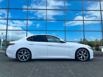 Alfa-Romeo Giulia - 4