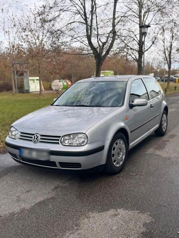 Volkswagen Golf 4/TÜV NEU/1 HAND/KLIMA/88....