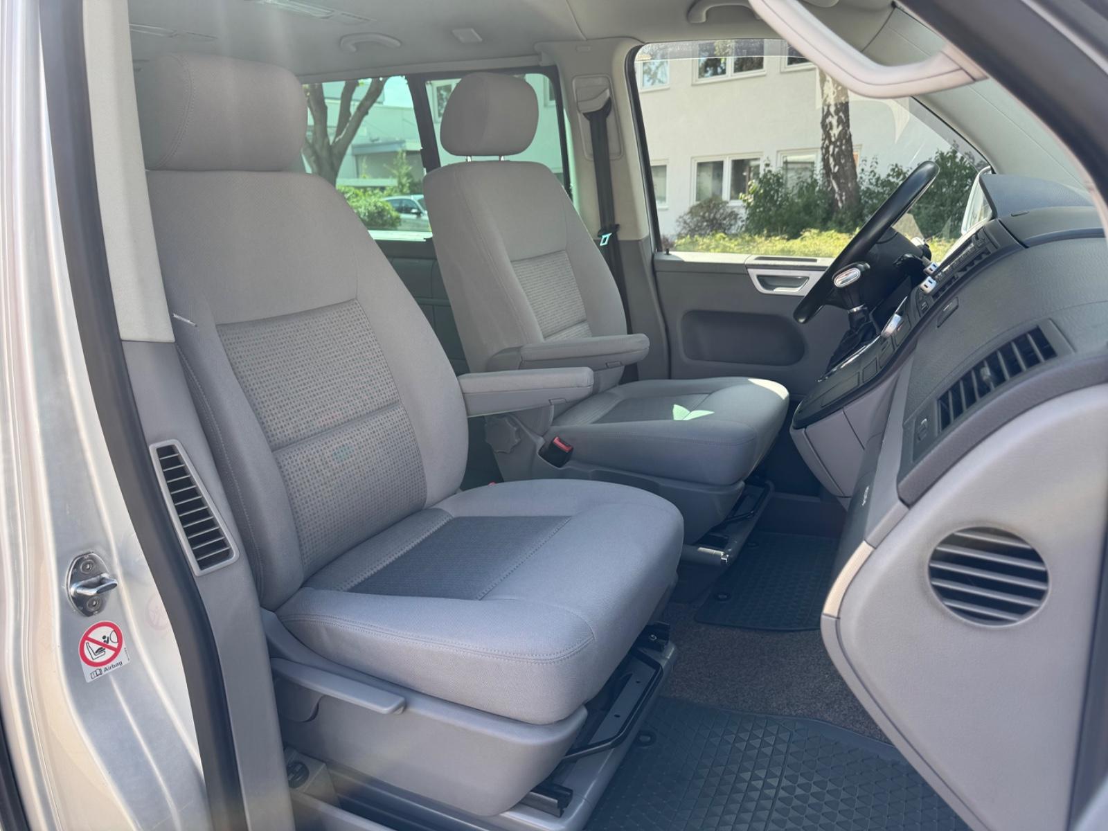 Volkswagen T5 Multivan Comfortline 2.5 TDI 5 cyl. 174 ch BVA / 1ère main / Chauffage auxiliaire / GPS / Attelage