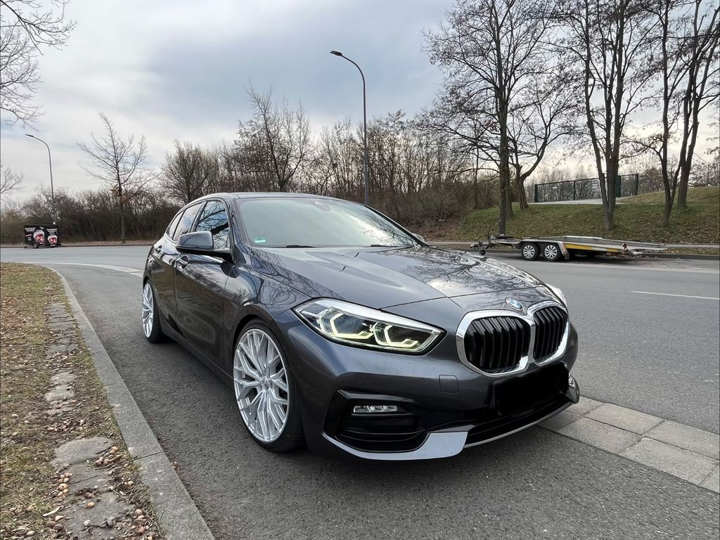 Image of BMW 120
