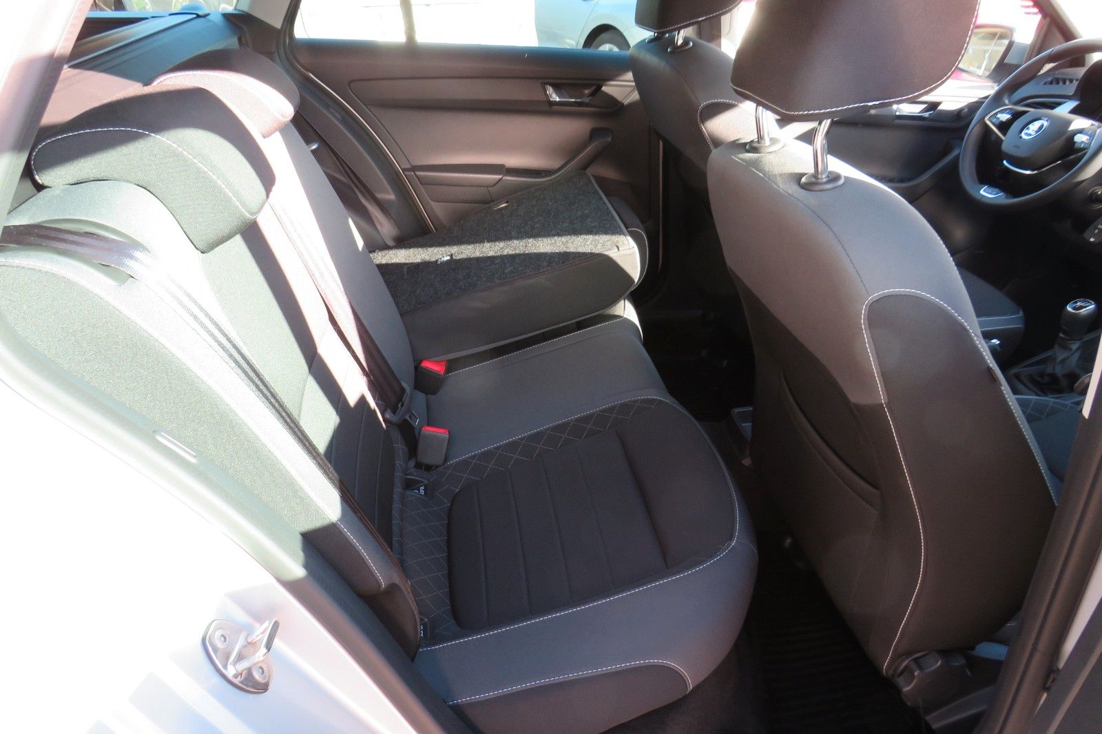 Fahrzeugabbildung SKODA Fabia Combi Ambition GRA SITZH. APP-CONNECT 1.HD