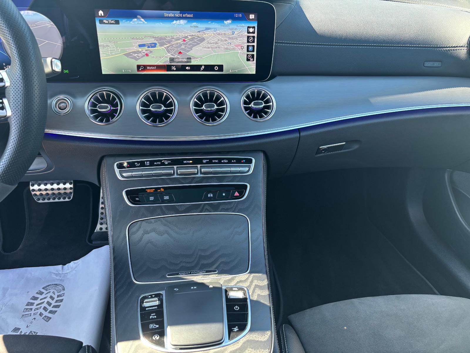 Mercedes-Benz E220d Coupé AMG Night Edition +BURMESTER+PANO+