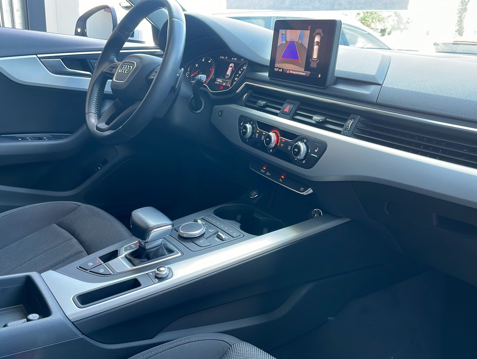 Fahrzeugabbildung Audi A4 Avant 30 TDI basis 2.0 90KW 6dT