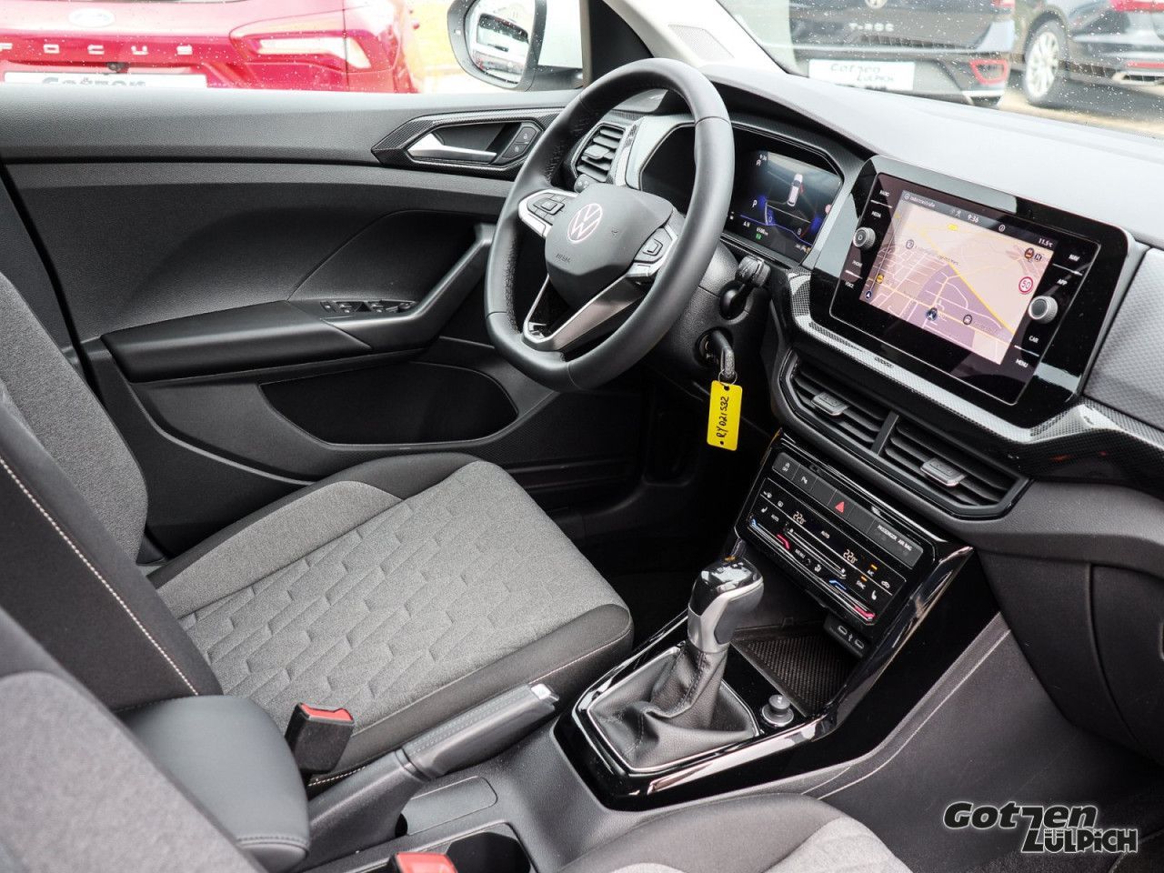 Fahrzeugabbildung Volkswagen T-Cross 1.0 TSI Life Navi ACC DSG IQ.DRIVE AHK