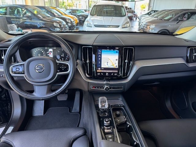 Fahrzeugabbildung Volvo XC60 Inscription AWD LEDER RFK 19"