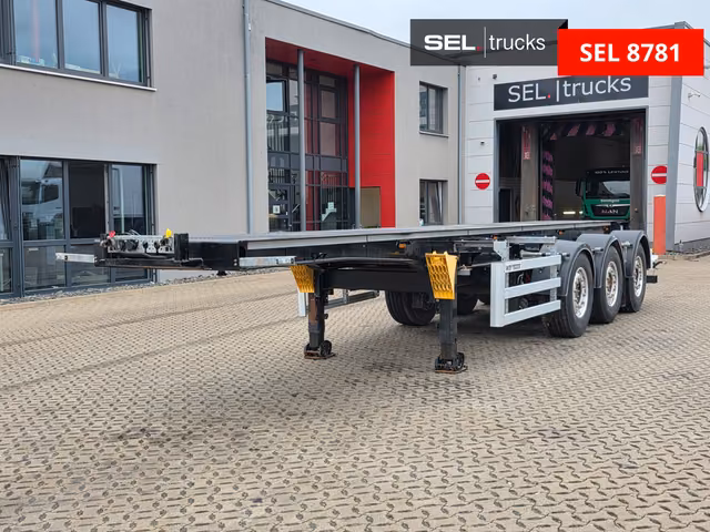 Web-Trailer LPRS 24 · jante din aluminiu · axă liftantă