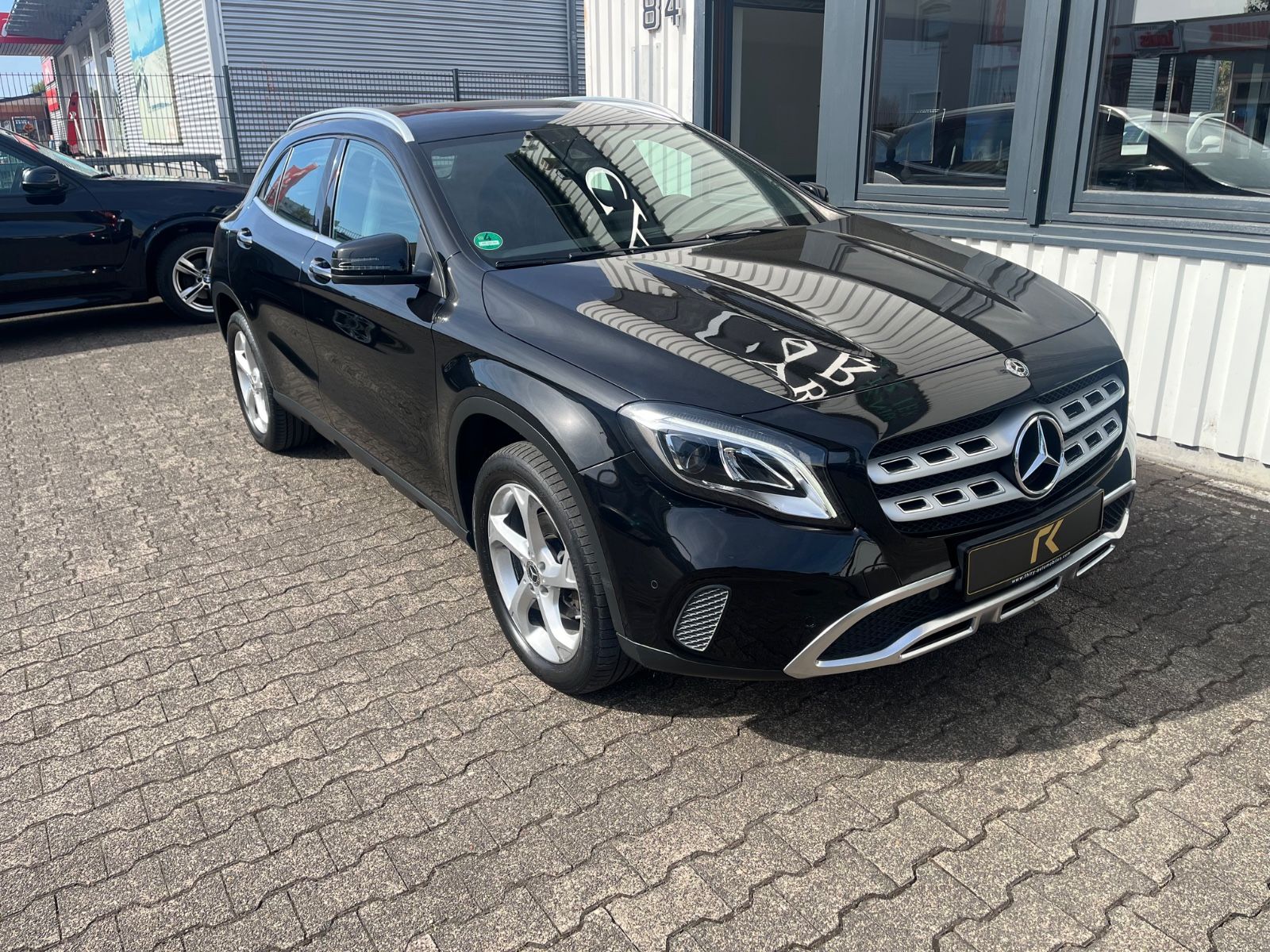 Mercedes-Benz GLA 180 Automatik-Navi-LED-PDC-Sportsitze – Gebrauchtwagen bei reiner Kauf