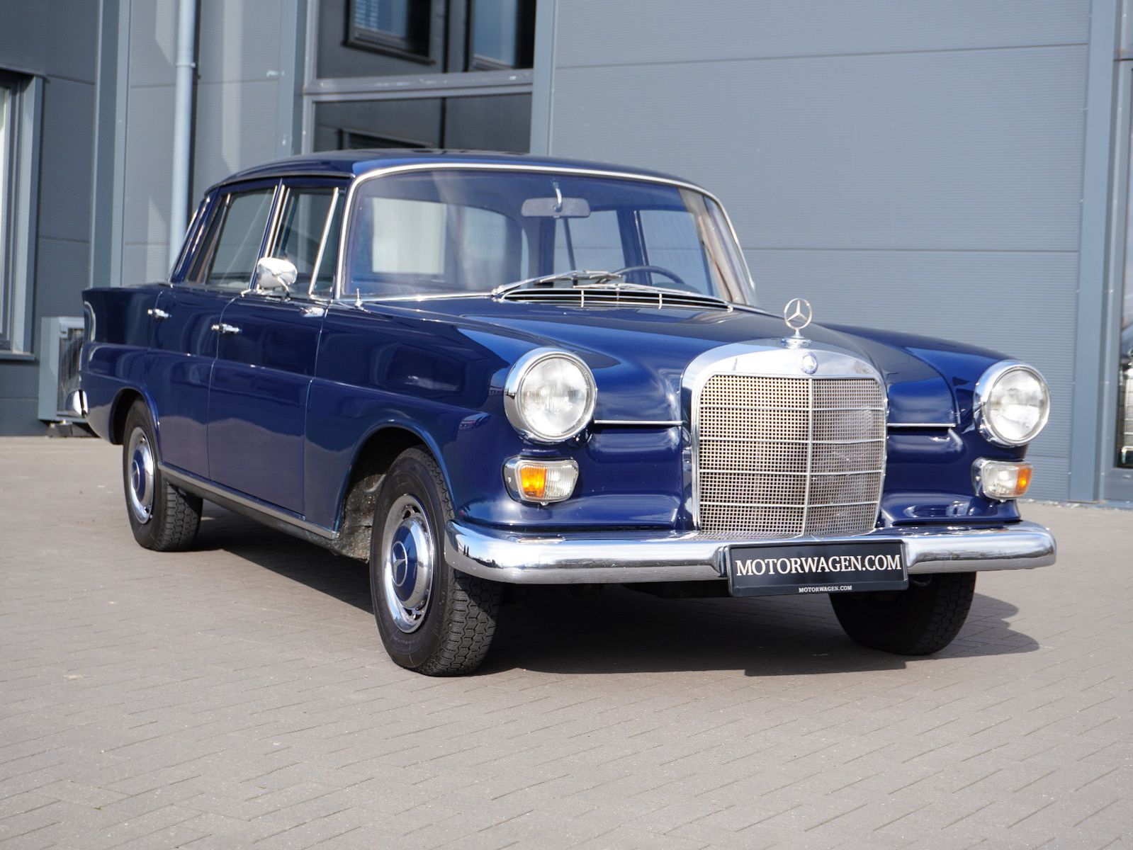 Fahrzeugabbildung Mercedes-Benz 200