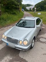 Mercedes-Benz Mercedes w 210 E Klasse 200 Top Zustand ke... - Mercedes-Benz E 200: Limousine, W210