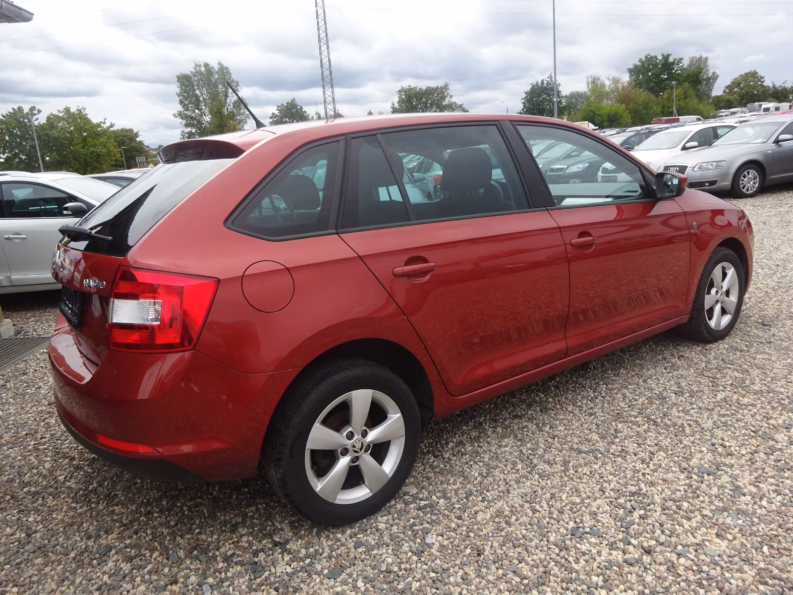 Skoda Rapid 2015 — engine 1.598 cm³, 105 HP (77kW)