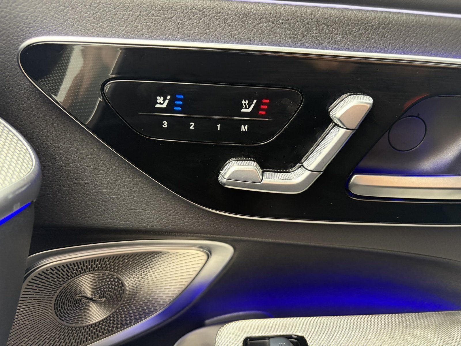 Fahrzeugabbildung Mercedes-Benz CLE 300 4M AMG*FAP+*BURMESTER+PANO*SITZKLIMA