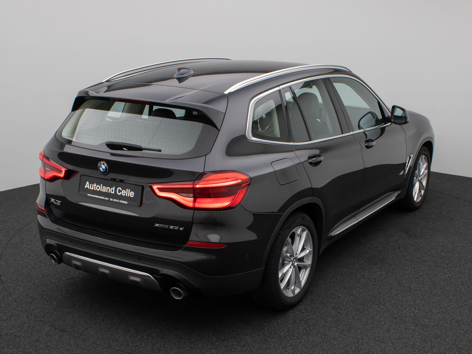Fahrzeugabbildung BMW X3 xD30d LuxuryLine 360°HUD DAB HiFi AHK Komfort