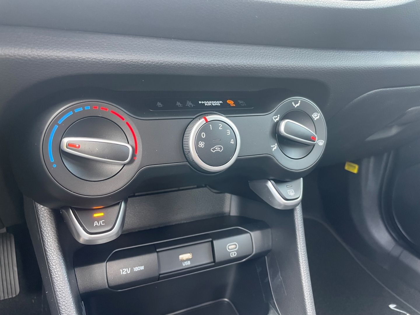 Fahrzeugabbildung Kia Picanto Vision PDC SHZ Navi Klima Lenkradhzg