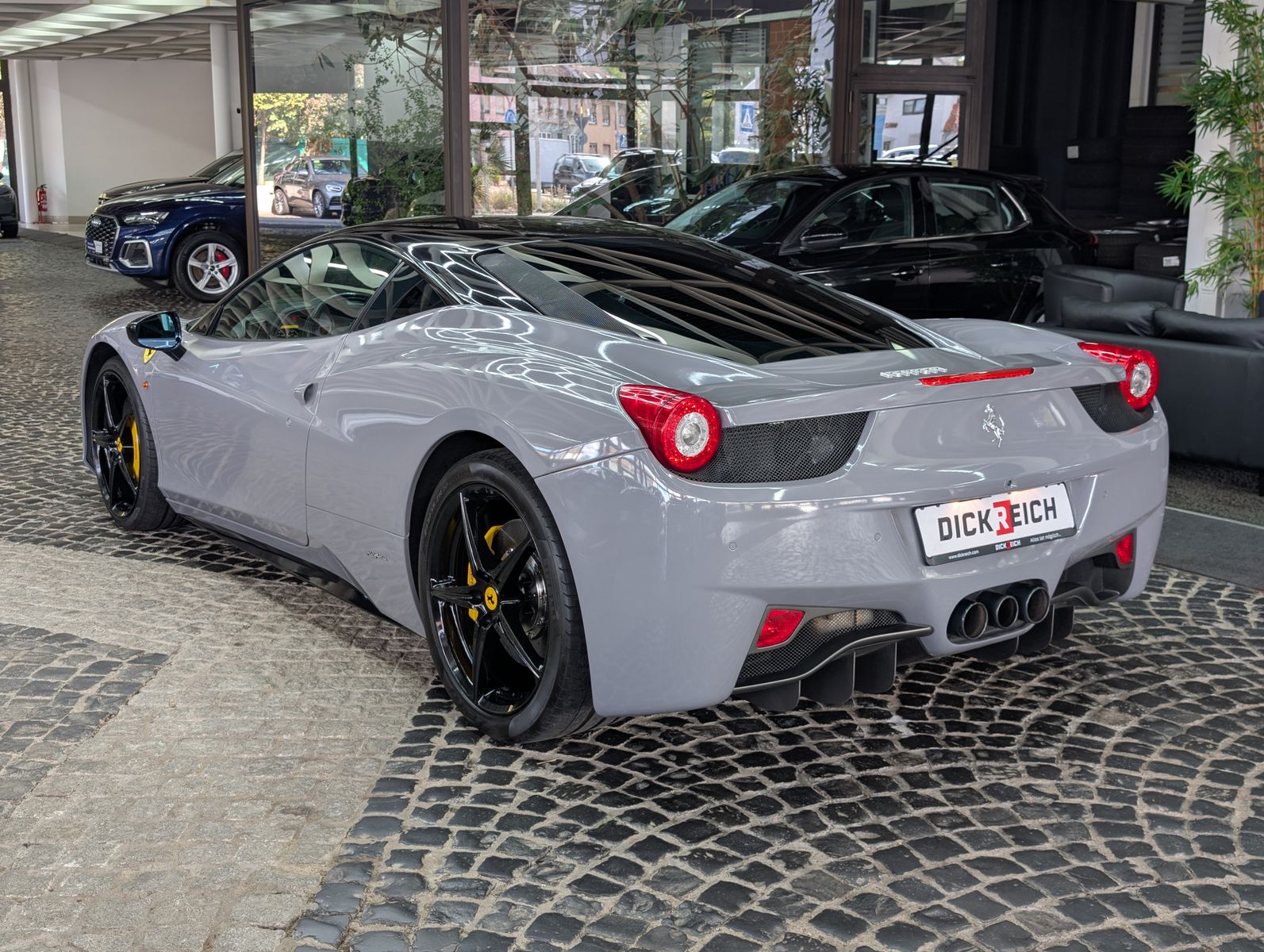 Fahrzeugabbildung Ferrari 458 Italia Racing Seats Carbon CRPK F1 CAM 20"