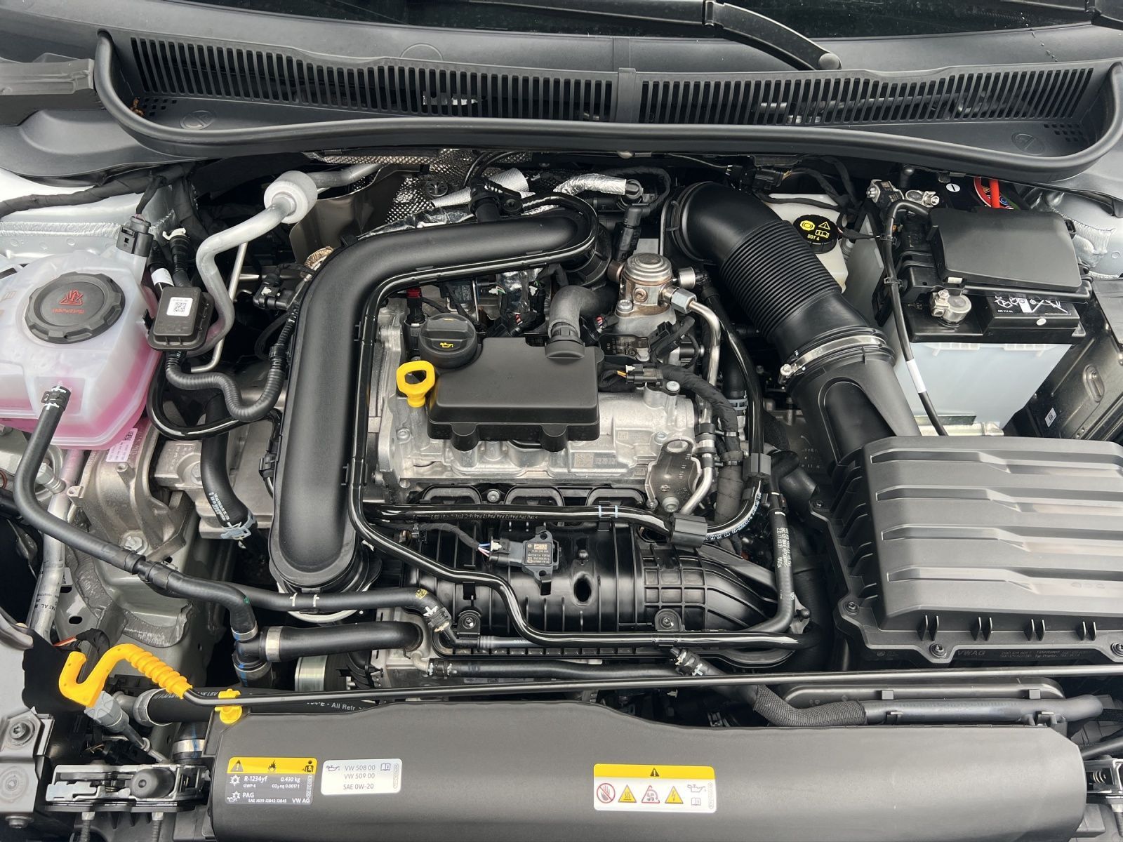 Taigo R-Line 1.0 TSI DSG IQ.Light*ACC*Navi