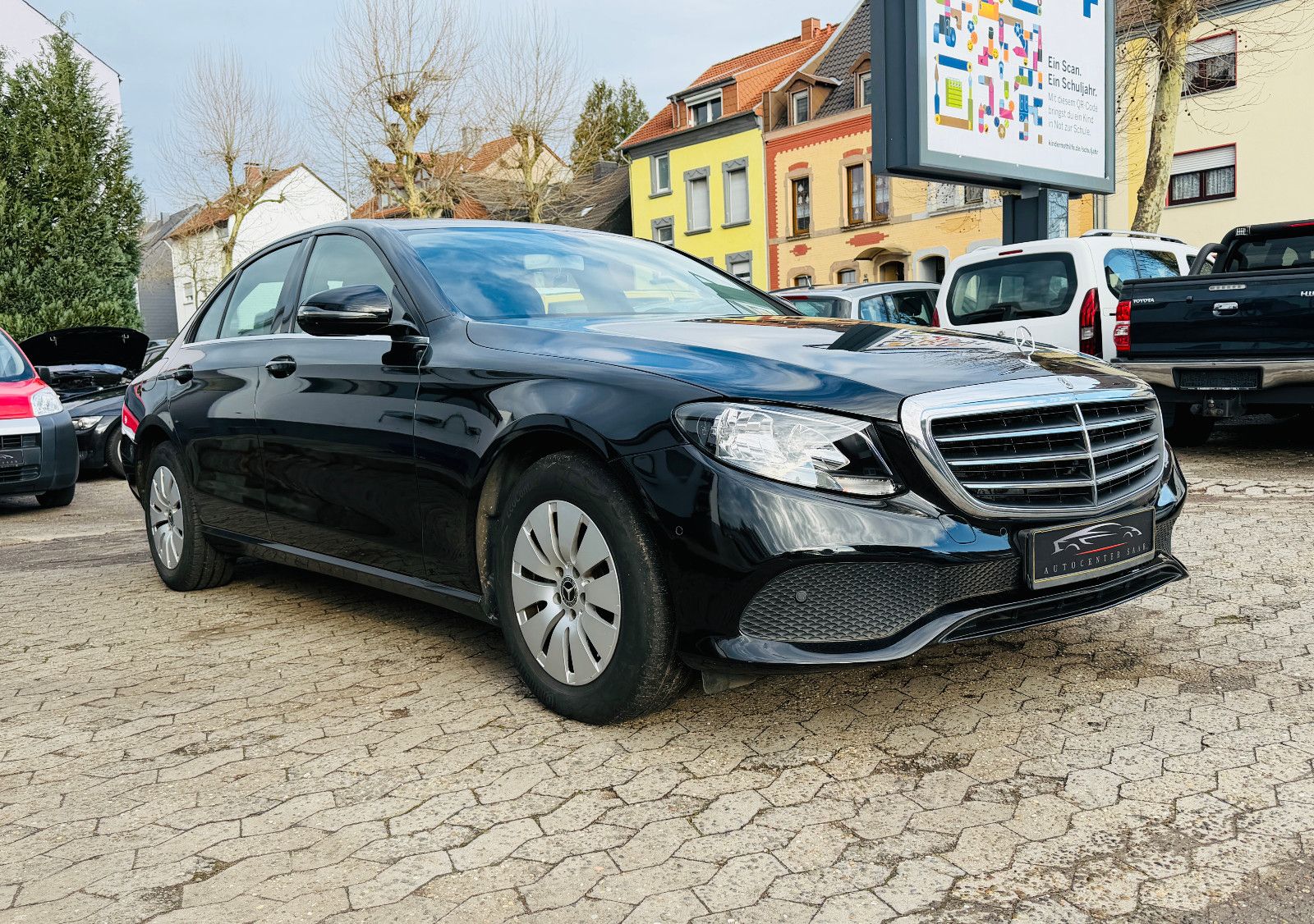 MERCEDES-BENZ E 200