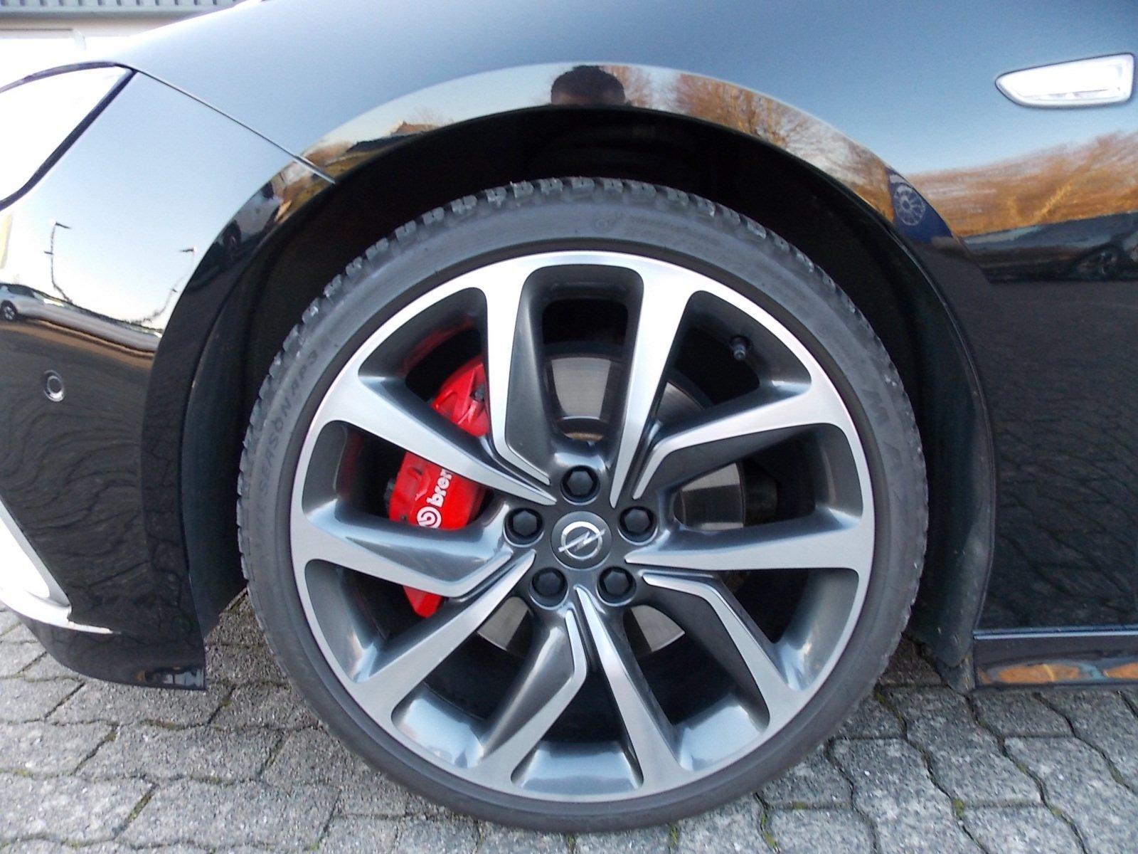 Opel Insignia B Sports Tourer 2.0 BiTurbo 4x4 GSI