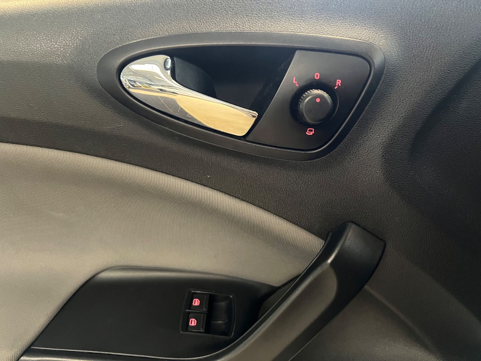 Fahrzeugabbildung SEAT Ibiza Style *NAVI * SITZHEIZUNG *KLIMAAUTOMATIK*