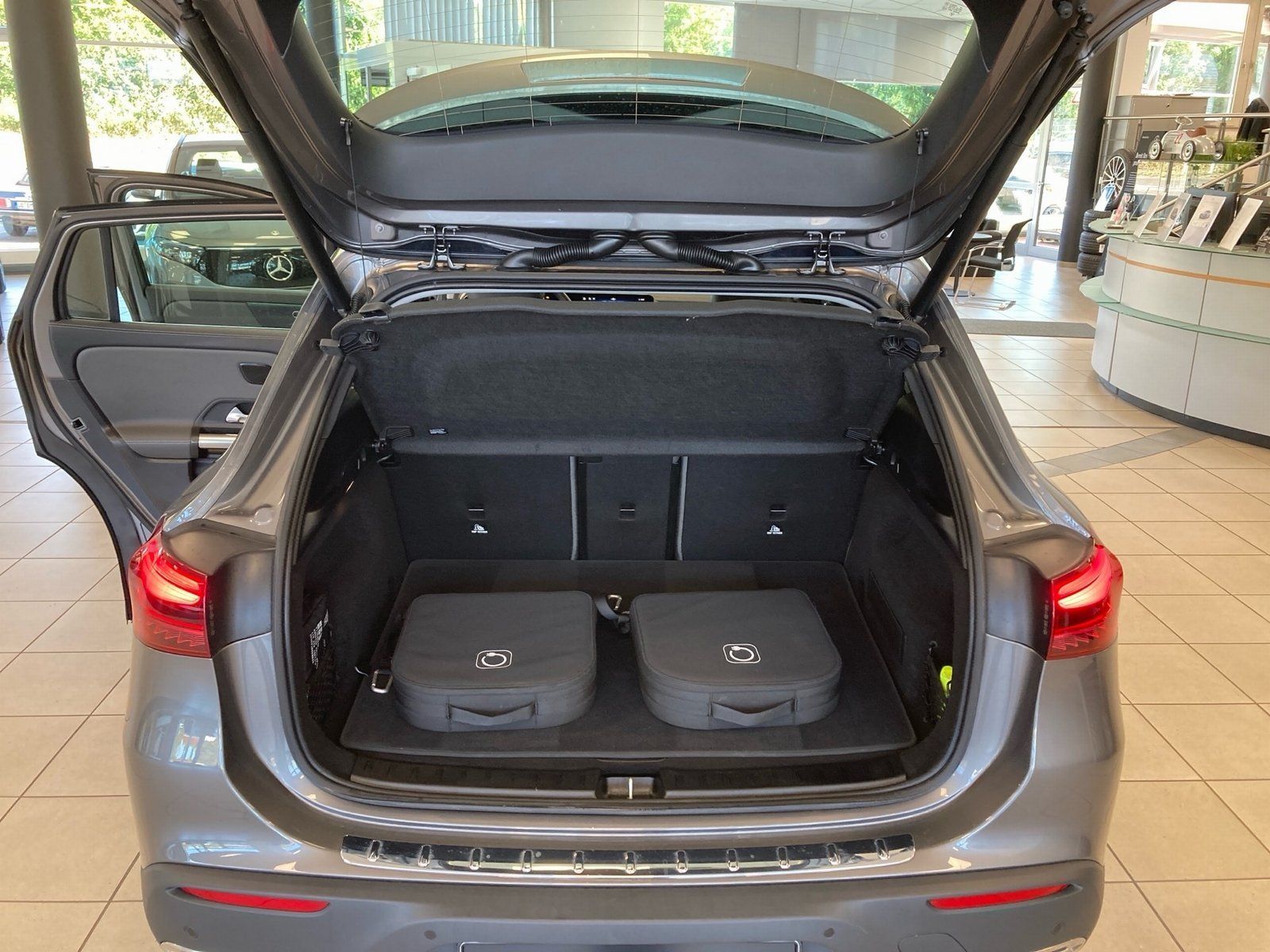 Fahrzeugabbildung Mercedes-Benz EQA 250+ Electric Art*Distronic*LED*Kam*Totwink*