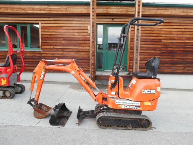 JCB 8008CTS ( 950kg ) Verstellfahrwerk + 2 Löffel