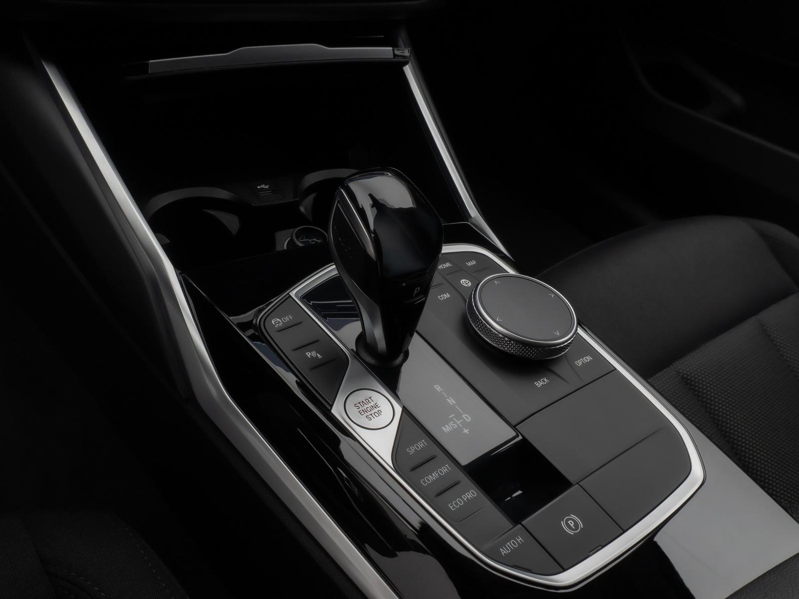 BMW 320d GeschwindigReg DAB Kamera Alarm CockpitPlus