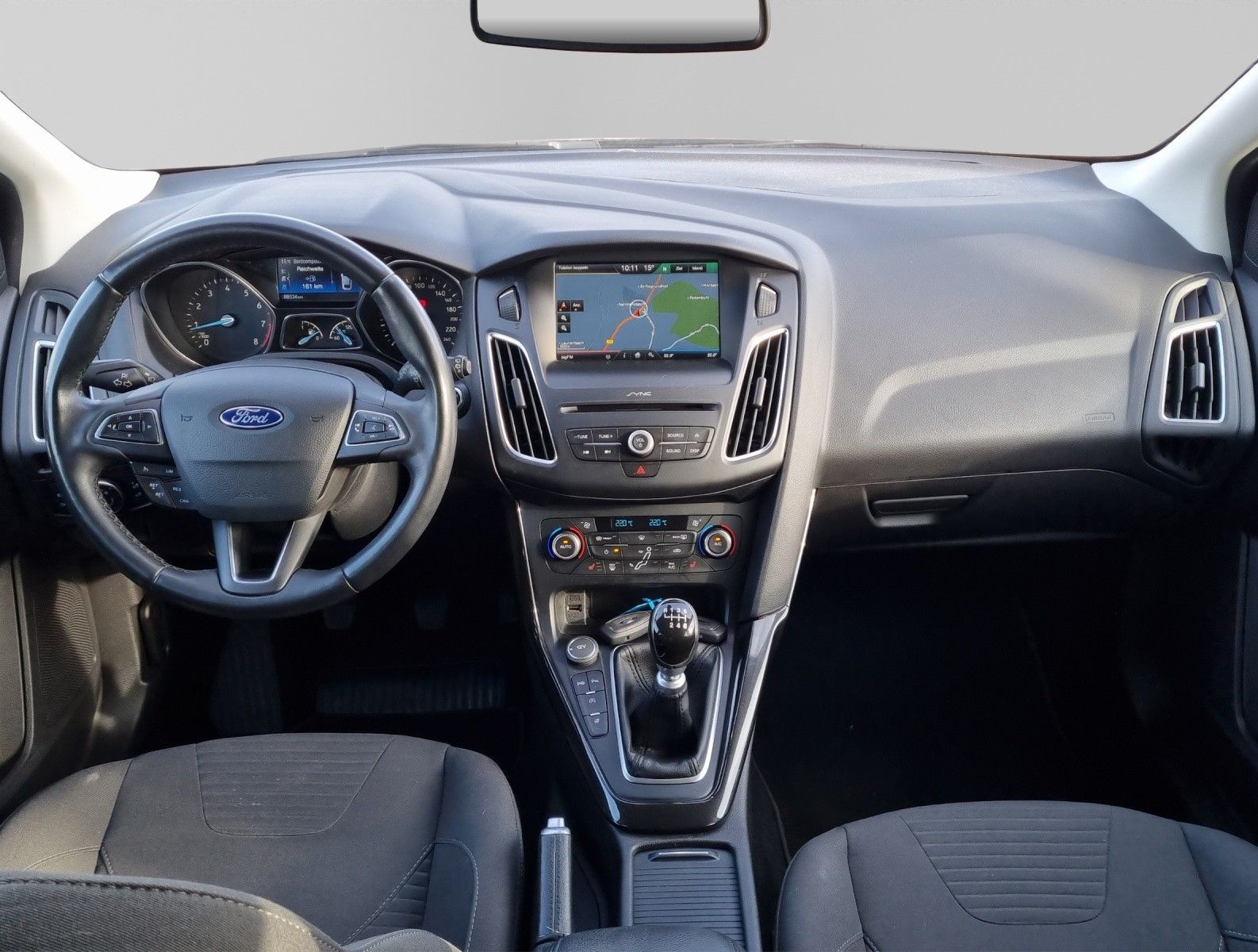 Fahrzeugabbildung Ford Focus Turnier Titanium 1,0 Navi GRA PDC