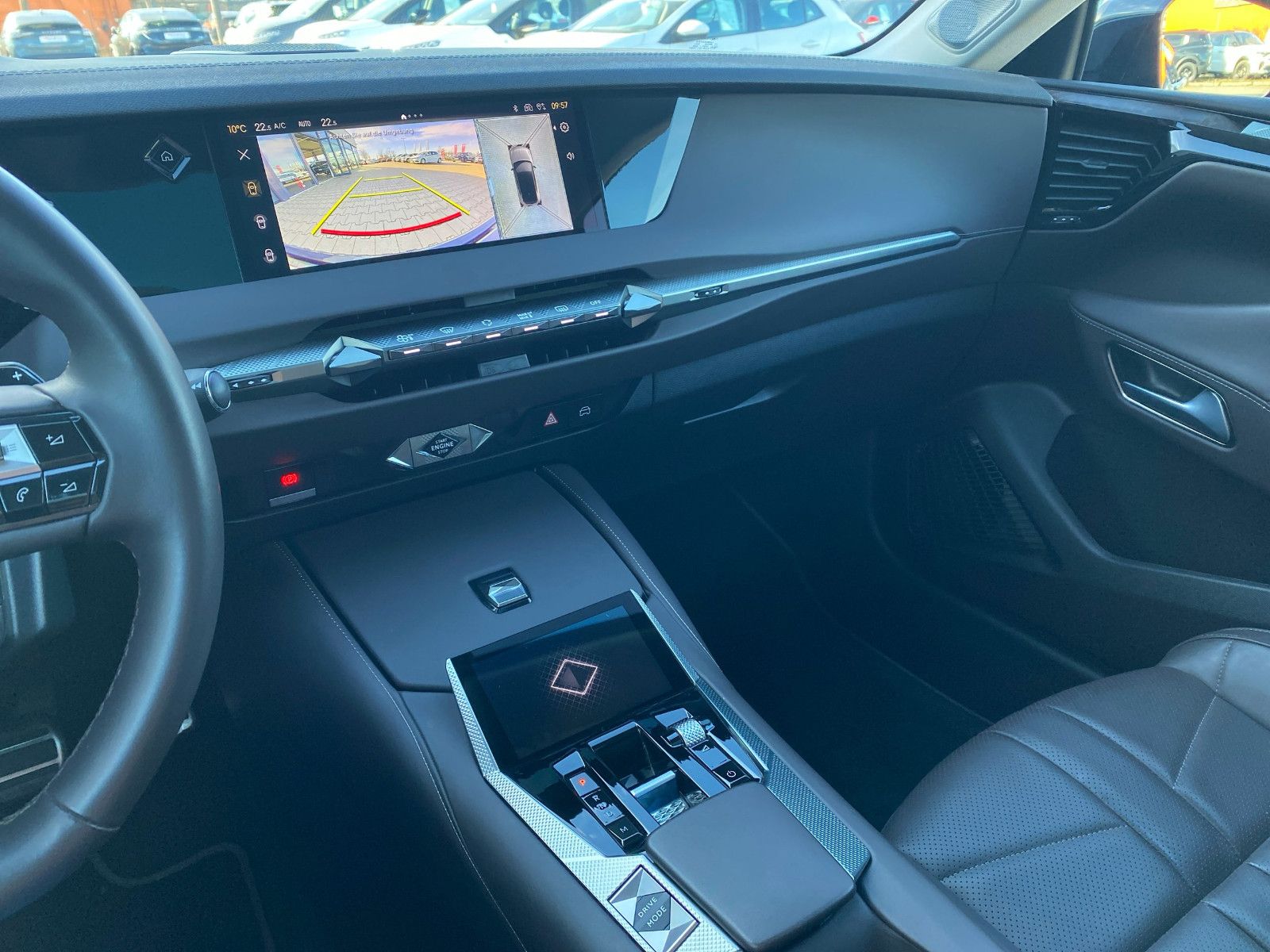 Fahrzeugabbildung DS Automobiles DS4 Benzin Automatik 130 ETOILE *LEDER*MatrixLED
