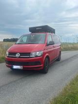 Volkswagen T6 Multivan - rote Volkswagen T6 Multivan