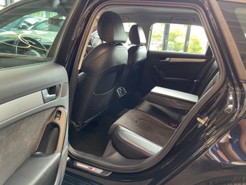Audi A4 Avant quattro S-LINE*ALCANTARA*NAVI*PDC*MFLK*