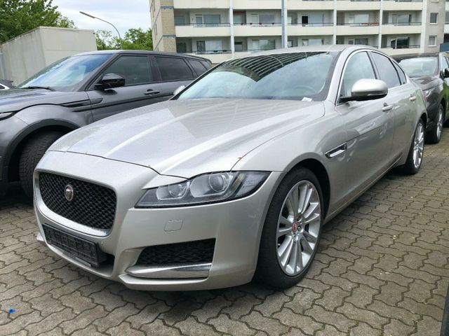 Jaguar XF Prestige 20d Navigation / 19 Zoll